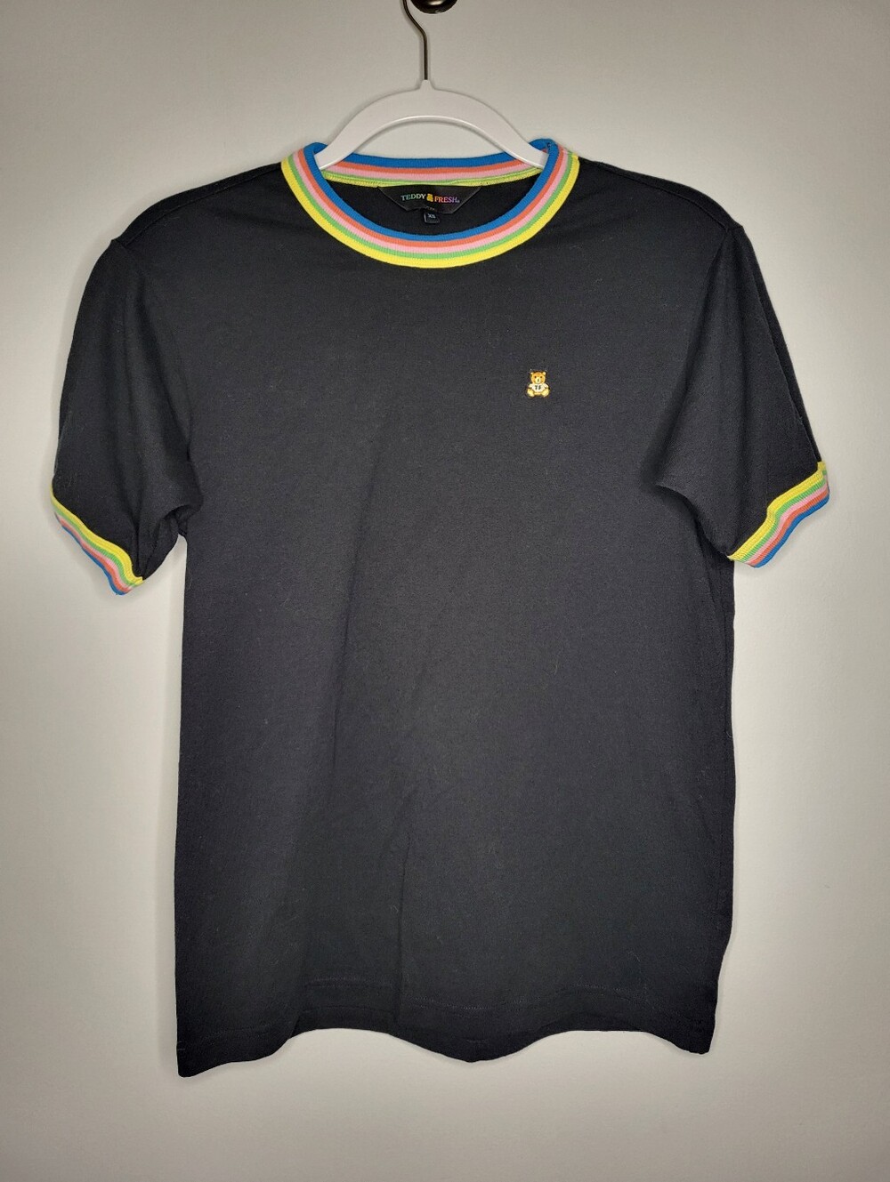 Teddy Fresh Ringer Tee Men’s XS Black Rainbow Ribbed Trim Teddy Bear Logo Unisex